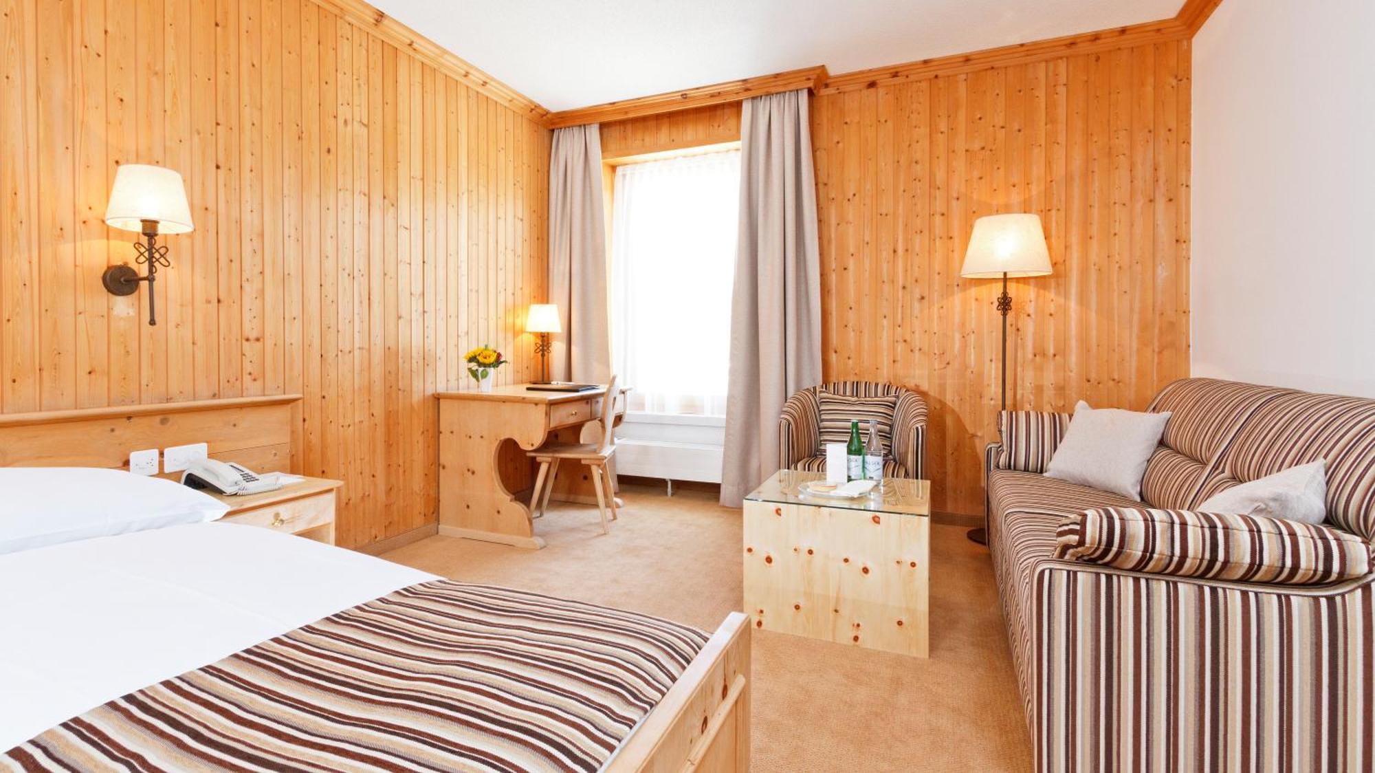 Edelweiss Swiss Quality Hotel Sils Maria Room photo