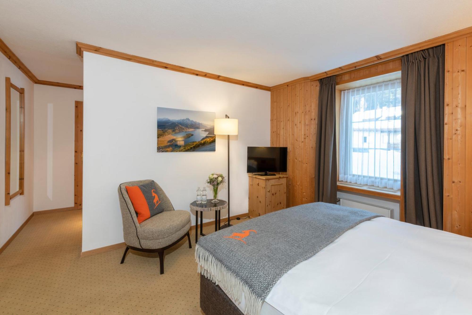Edelweiss Swiss Quality Hotel Sils Maria Room photo