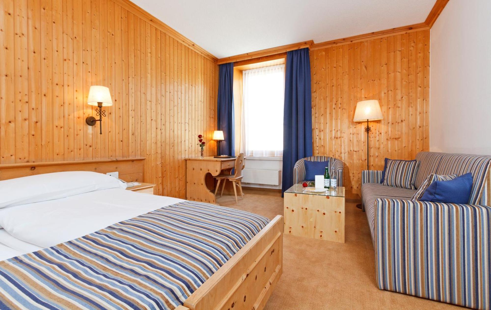 Edelweiss Swiss Quality Hotel Sils Maria Room photo