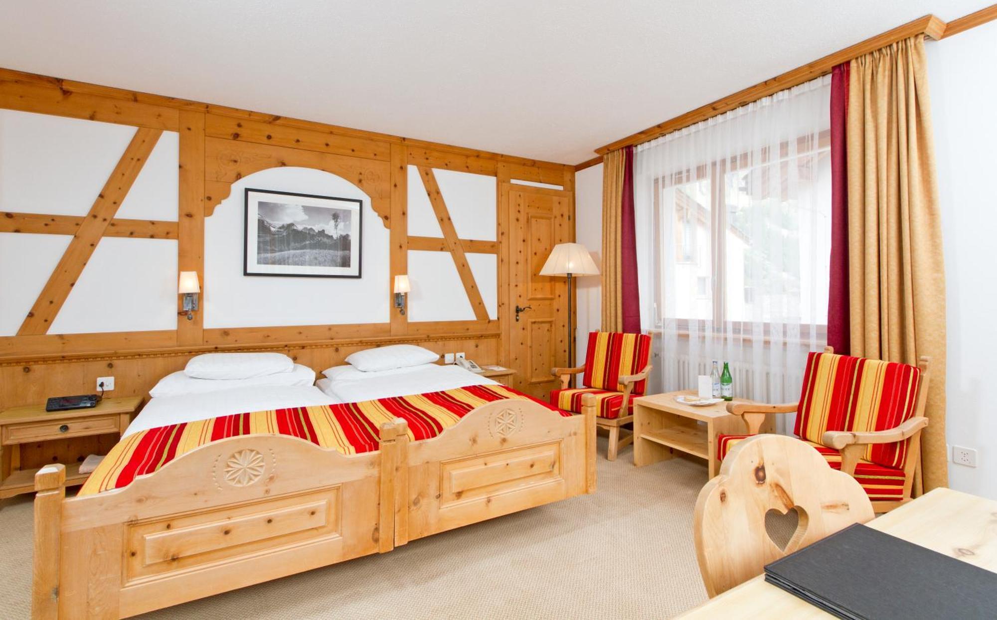 Edelweiss Swiss Quality Hotel Sils Maria Room photo