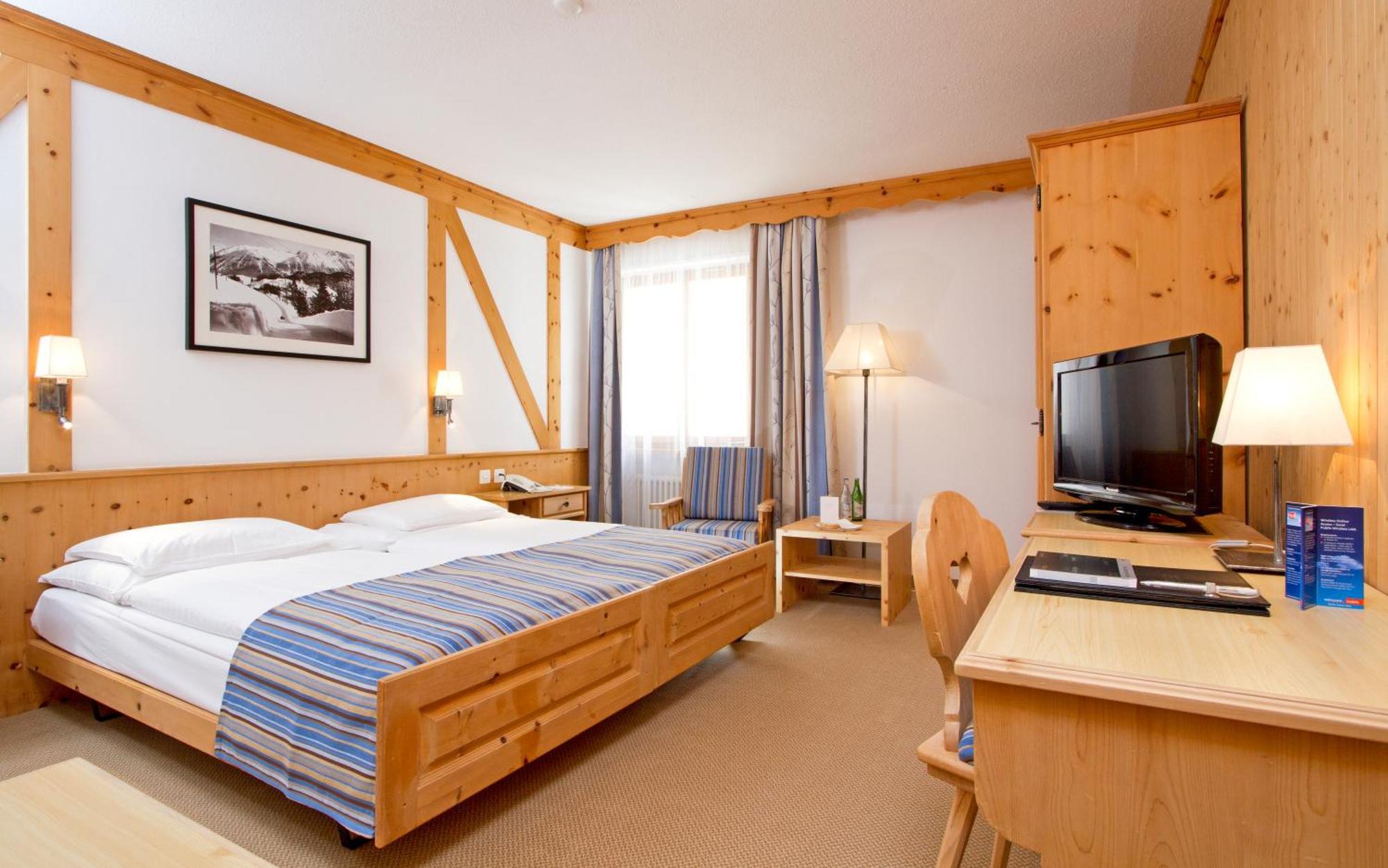 Edelweiss Swiss Quality Hotel Sils Maria Room photo